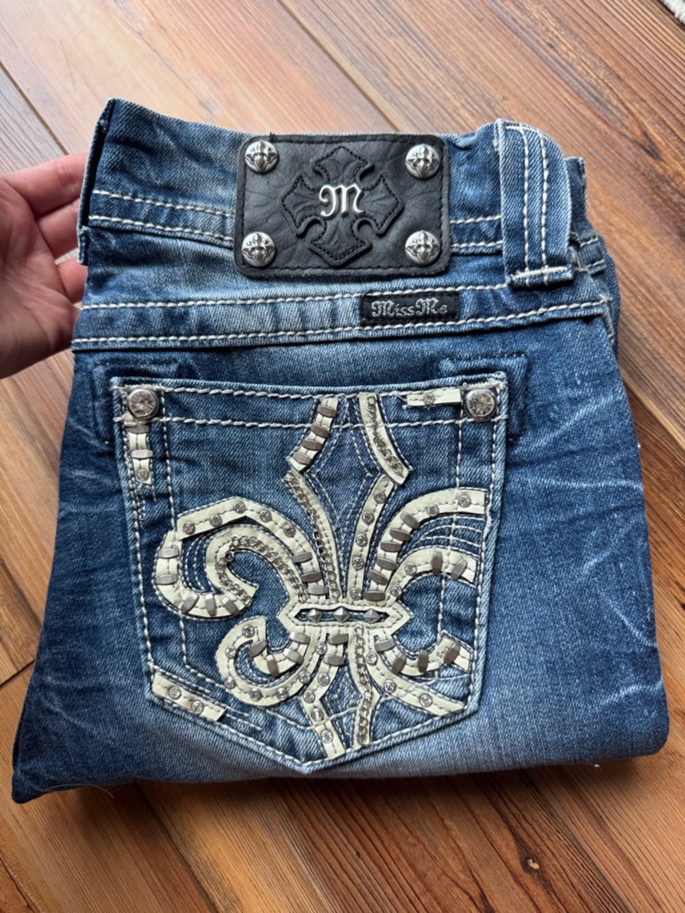 Miss Me Bootcut Jeans Size 29 Embroidered Fleur Pocket Medium Wash